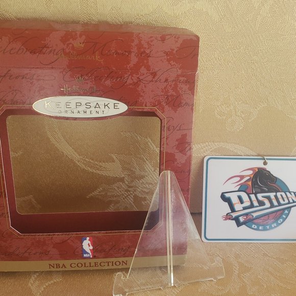 Detroit Piston NBA Collection Hallmark Keepsake Ornament 1997 - Picture 8 of 13